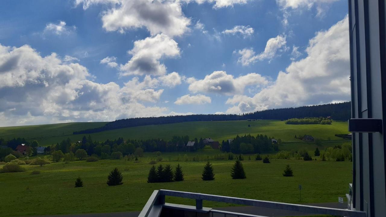 Mezonetovy Apartman Se Dvema Balkony A Vyhledem Loučná pod Klínovcem Buitenkant foto
